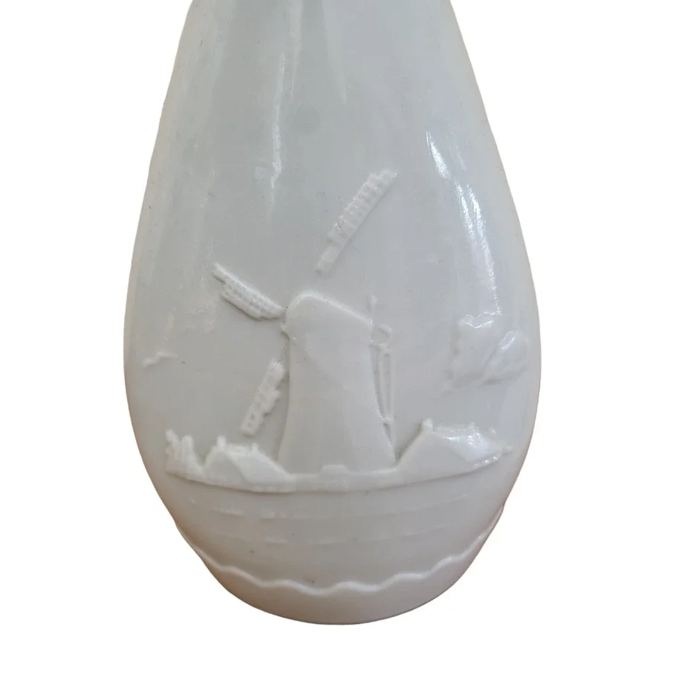 1963 Jim Beam DELFT BLUE Decanter Bottle White With Blue‎ Ship Windmill D-334